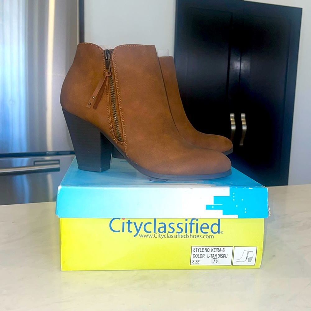 New! ✨ Women Brown Faux Leather Ankle Boots/ Booties 👢 Size 7 and 9